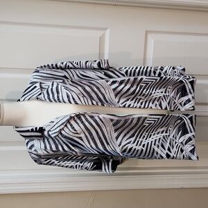 Chico's Women's Travelers Jacket. Black & Silver Shimmery. Size 3 petite =16/18P